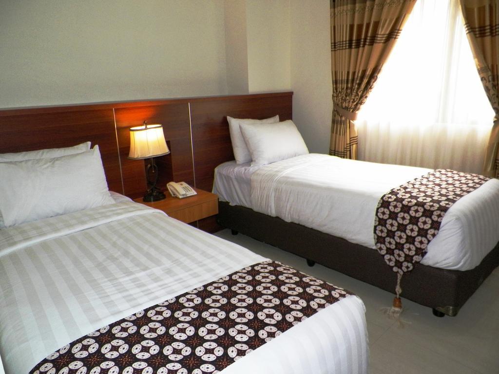 Maranatha Grand Hotel Yogyakarta Habitación foto
