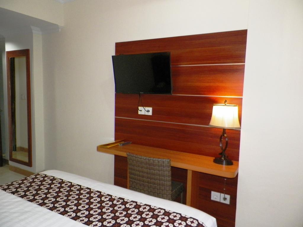 Maranatha Grand Hotel Yogyakarta Exterior foto