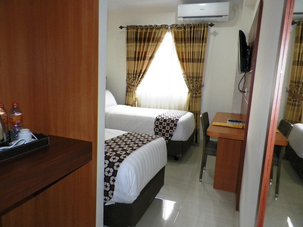 Maranatha Grand Hotel Yogyakarta Habitación foto