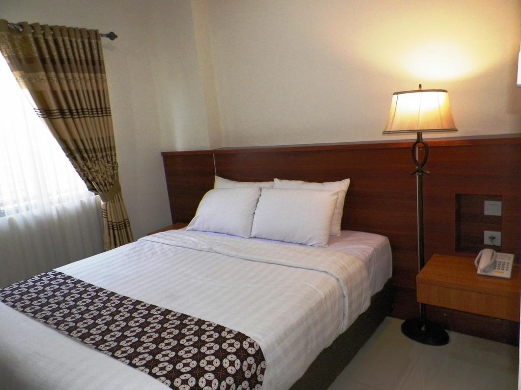 Maranatha Grand Hotel Yogyakarta Exterior foto