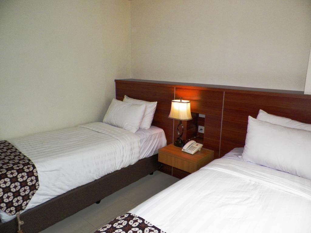 Maranatha Grand Hotel Yogyakarta Habitación foto