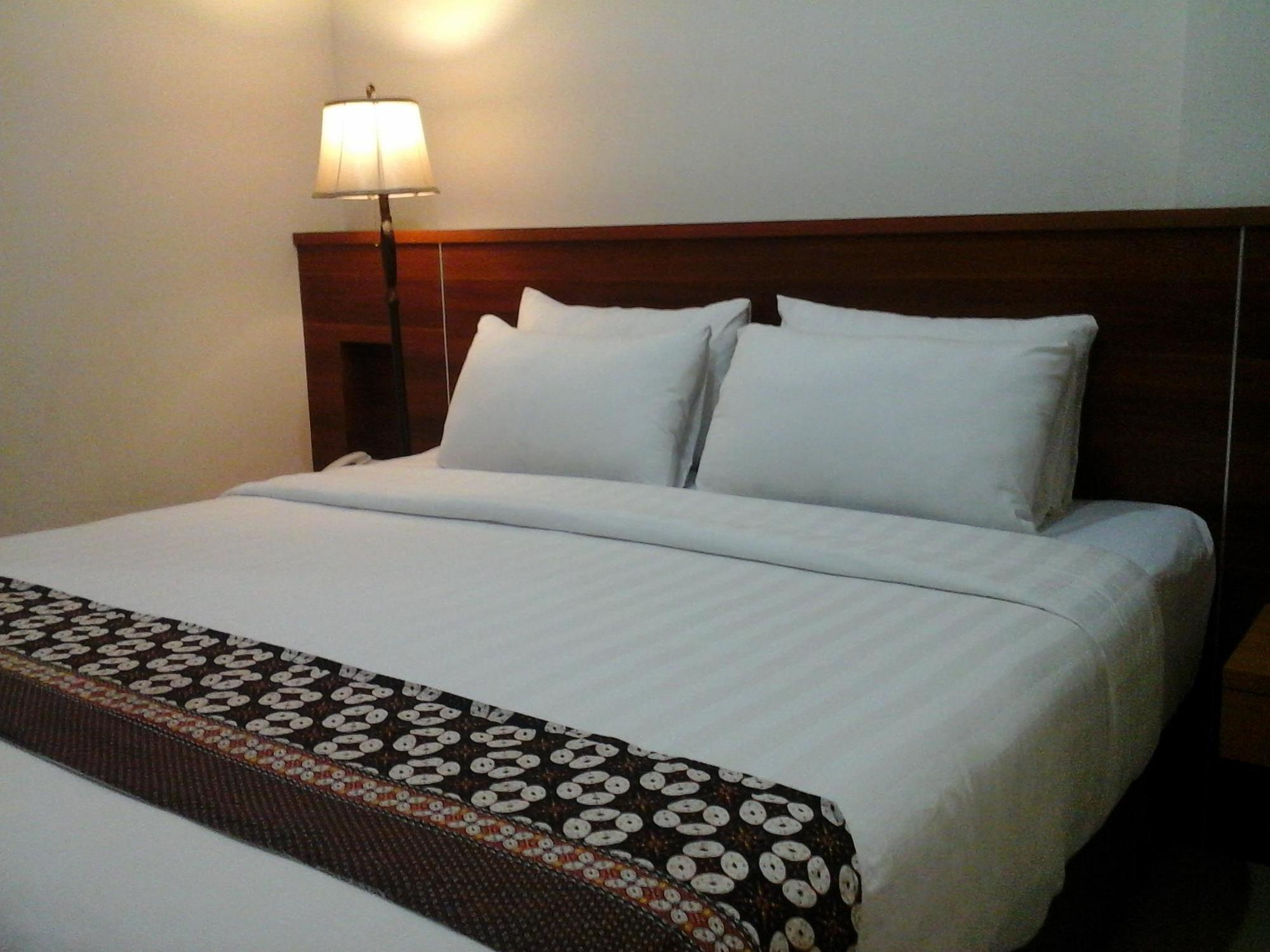 Maranatha Grand Hotel Yogyakarta Exterior foto